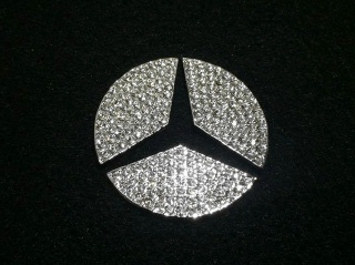 Mercedes-Benz CL class 用パーツ 『スワロフスキー ベンツ ステアリング バッチ』 商品イメージ
