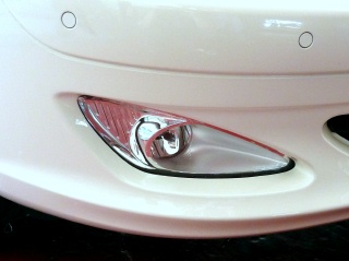 Mercedes-Benz S class 用パーツ 『W221 CHROME FOG LAMP RIM』 装着イメージ