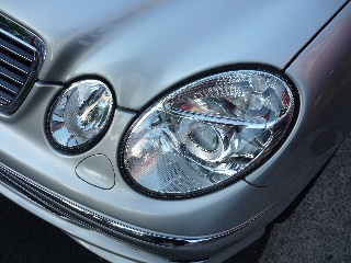 Mercedes-Benz E class 用パーツ 『W211 CHROME<br>HEAD LIGHT RING type-2』 装着イメージ