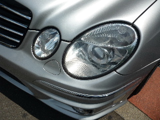 Mercedes-Benz E class 用パーツ 『W211 BLACK<br>HEAD LIGHT RING 07y LOOK』 装着イメージ