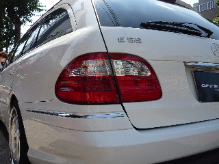 Mercedes-Benz E class 用パーツ 『クロームテールランプリング』 装着イメージ