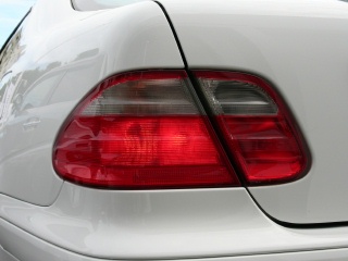 Mercedes-Benz CLK class 用パーツ 『W208 クロームテールランプリング』 装着イメージ