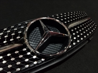 Mercedes-Benz SL class 用パーツ 『R230 -06y SL ダイアモンド グリル ブラック』 装着イメージ