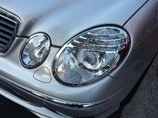 Mercedes-Benz E class 用パーツ 『W211 CHROME<br>HEAD LIGHT RING 07y LOOK』 装着イメージ