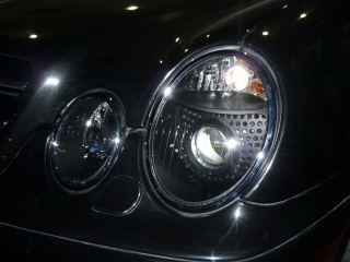 Mercedes-Benz CLK class 用パーツ 『W208 プロジェクター キセノン ヘッドライト ブラック』 装着イメージ