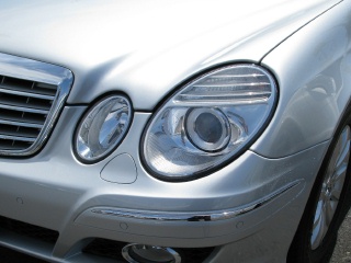 Mercedes-Benz E class 用パーツ 『W211 -06y 07y スタイルハロゲンヘッドライト』 装着イメージ