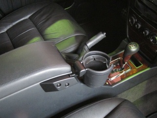 Mercedes-Benz G class 用パーツ 『純正 W463 Gクラス カップホルダー』 装着イメージ
