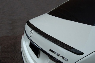Mercedes-Benz S class 用パーツ 『W222 トランク スポイラーブラックカーボン』 装着イメージ