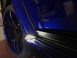 Mercedes-Benz G class 用パーツ 『W463 LED サイドステップエンドカバー』 装着イメージ