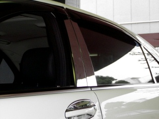 Mercedes-Benz S class 用パーツ 『W220 ステンレス ピラーモール』 装着イメージ