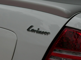 Mercedes-Benz S class 用パーツ 『LORINSER リア エンブレム』 装着イメージ
