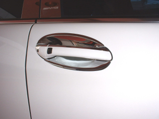 Mercedes-Benz E class 用パーツ 『クロームドアハンドルインナーカバー』 装着イメージ