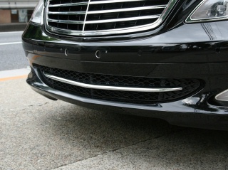 Mercedes-Benz S class 用パーツ 『クローム バンパーベントストリップ』 装着イメージ