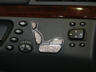 Mercedes-Benz S class 用パーツ 『パワーシート スイッチカバー スワロフスキー』 装着イメージ